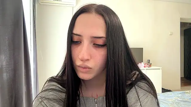 Snapshot of KiraJaydes chatting on 05-23-26, 12:31 KiraJaydes online show from 05-23-26, 12:31