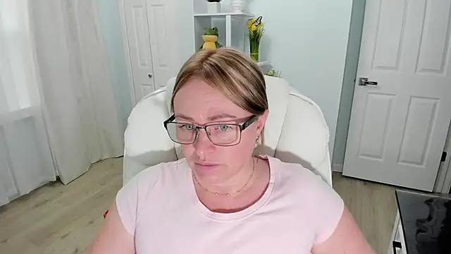 Vika73 online show from 03-17-25, 07:15