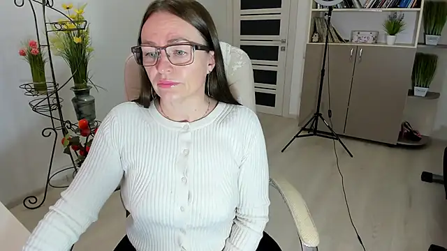 Vika73 online show from 12-16-25, 06:07