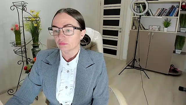 Vika73 online show from 12-18-25, 06:08