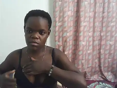 Snapshot of mindnightsnack chatting on 05-21-26, 07:43 mindnightsnack online show from 05-21-26, 07:43
