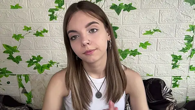Snapshot of LisaPorse chatting on 06-21-26, 02:08 LisaPorse online show from 06-21-26, 02:08
