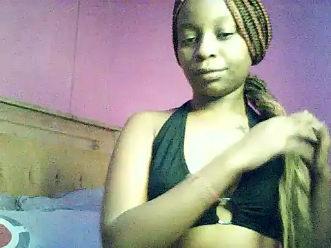 Snapshot of Sexy_brie chatting on 05-17-26, 04:47 Sexy brie online show from 05-17-26, 04:47