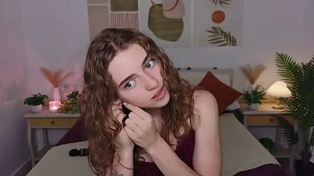 Snapshot of TayloryStar chatting on 06-30-26, 08:04 TayloryStar online show from 06-30-26, 08:04