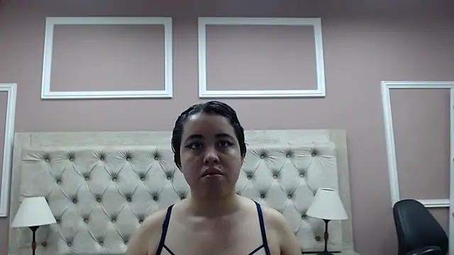 nia taylorX online show from 05-20-26, 01:06