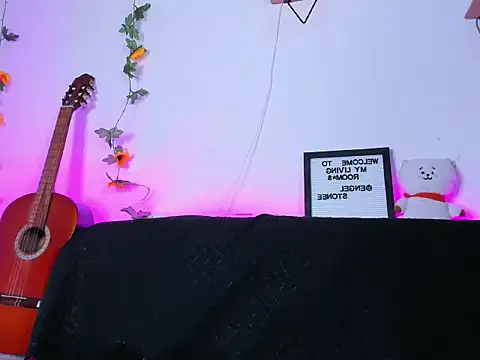 EngelStonee online show from 07-16-26, 10:43