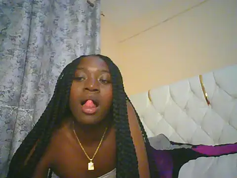 Snapshot of Preetygirlyz chatting on 05-18-26, 04:35 Preetygirlyz online show from 05-18-26, 04:35