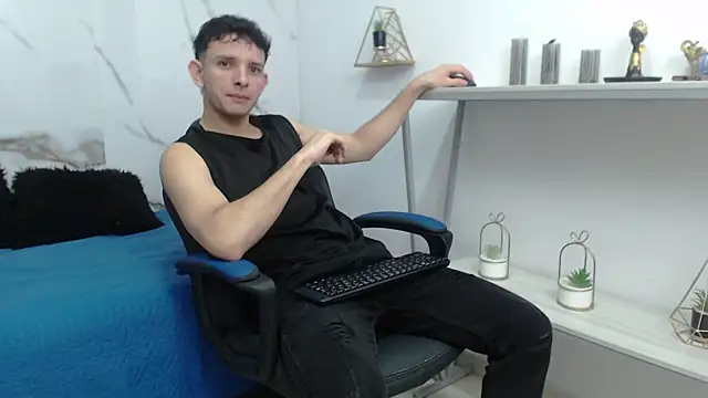 Snapshot of keen_black_ chatting on 05-28-26, 02:53 keen black online show from 05-28-26, 02:53