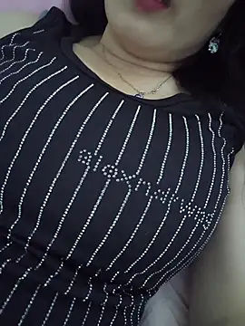 Snapshot of LL-001 chatting on 05-30-26, 04:20 LL-001 online show from 05-30-26, 04:20
