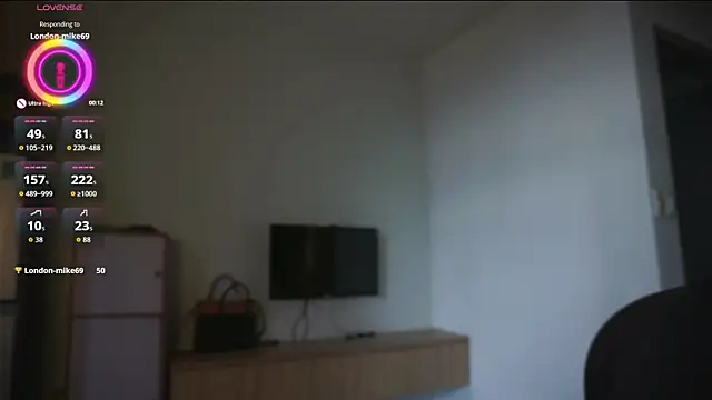Snapshot of Adalheidis chatting on 06-06-26, 10:58 Adalheidis online show from 06-06-26, 10:58