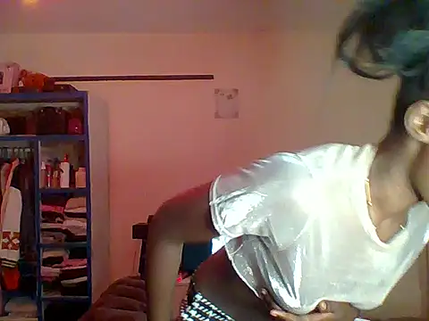 Snapshot of Sexyie_becky chatting on 06-09-26, 02:50 Sexyie becky online show from 06-09-26, 02:50