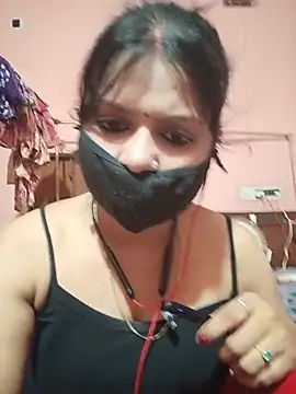 ZOYA-STRIP online show from 06-23-26, 04:05