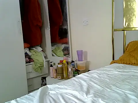 Snapshot of melody_vivv chatting on 07-15-26, 09:09 melody vivv online show from 07-15-26, 09:09