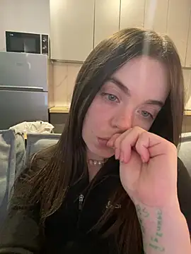 Snapshot of summerDESIRE chatting on 05-17-26, 12:56 summerDESIRE online show from 05-17-26, 12:56