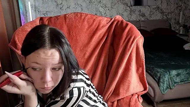 Snapshot of Shirley_Hartt chatting on 05-20-26, 04:07 Shirley Hartt online show from 05-20-26, 04:07