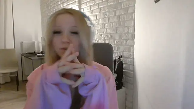 Snapshot of AmandaFix chatting on 05-24-26, 09:20 AmandaFix online show from 05-24-26, 09:20
