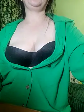 Snapshot of MiaRox chatting on 05-25-26, 06:03 MiaRox online show from 05-25-26, 06:03