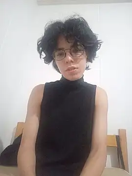 RobinTheBirdy online show from 05-23-26, 03:45