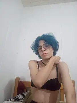 RobinTheBirdy online show from 08-02-26, 07:23