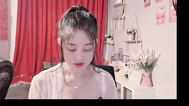 Snapshot of Bee-Cherry chatting on 06-05-26, 06:57 Bee-Cherry online show from 06-05-26, 06:57