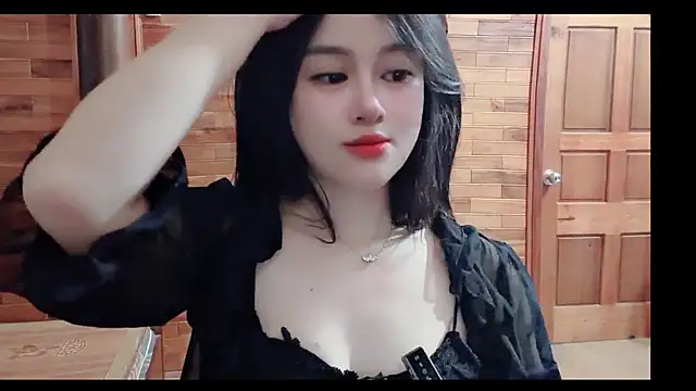 Snapshot of Bee-Cherry chatting on 06-15-26, 06:59 Bee-Cherry online show from 06-15-26, 06:59