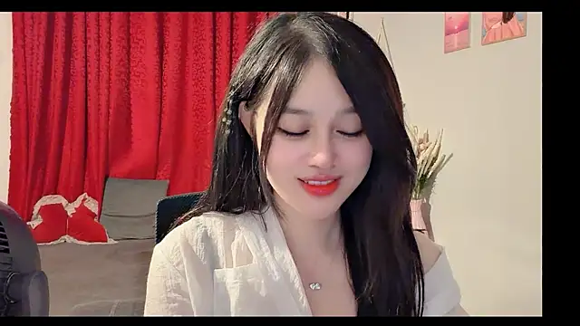 Snapshot of Bee-Cherry chatting on 07-04-26, 06:03 Bee-Cherry online show from 07-04-26, 06:03
