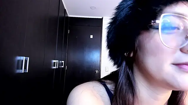 Snapshot of Lucy_Doll85 chatting on 06-18-26, 12:11 Lucy Doll85 online show from 06-18-26, 12:11