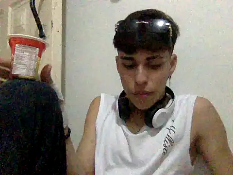 Snapshot of andrytedu_20 chatting on 05-31-26, 02:42 andrytedu 20 online show from 05-31-26, 02:42