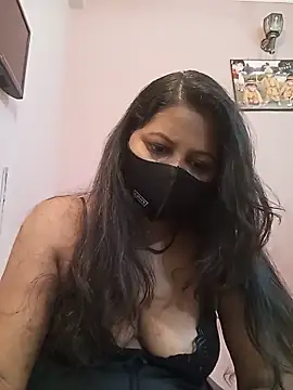 Snapshot of Miss_kirtii chatting on 05-26-26, 12:34 Miss kirtii online show from 05-26-26, 12:34