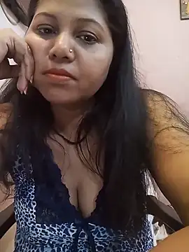Snapshot of Miss_kirtii chatting on 05-28-26, 06:00 Miss kirtii online show from 05-28-26, 06:00