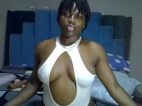 Snapshot of melanin_moon chatting on 05-30-26, 12:46 melanin moon online show from 05-30-26, 12:46