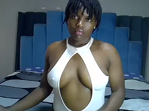 Snapshot of melanin_moon chatting on 06-02-26, 01:13 melanin moon online show from 06-02-26, 01:13