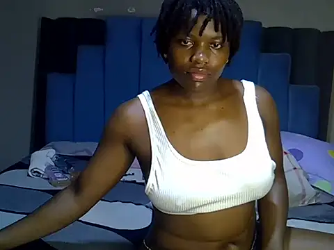Snapshot of melanin_moon chatting on 06-13-26, 11:41 melanin moon online show from 06-13-26, 11:41