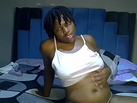 Snapshot of melanin_moon chatting on 06-14-26, 02:24 melanin moon online show from 06-14-26, 02:24