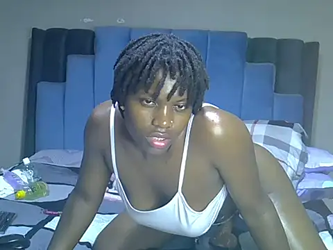 Snapshot of melanin_moon chatting on 06-22-26, 11:24 melanin moon online show from 06-22-26, 11:24