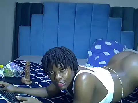 Snapshot of melanin_moon chatting on 06-29-26, 12:39 melanin moon online show from 06-29-26, 12:39