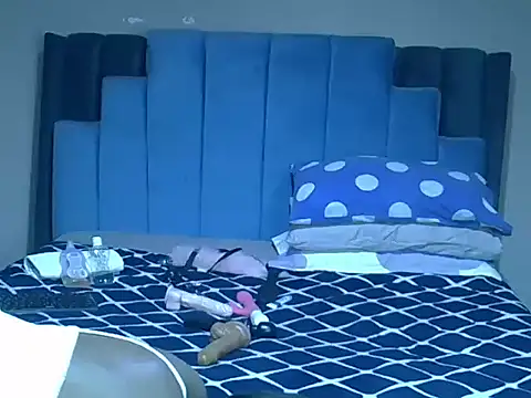 Snapshot of melanin_moon chatting on 07-09-26, 11:47 melanin moon online show from 07-09-26, 11:47