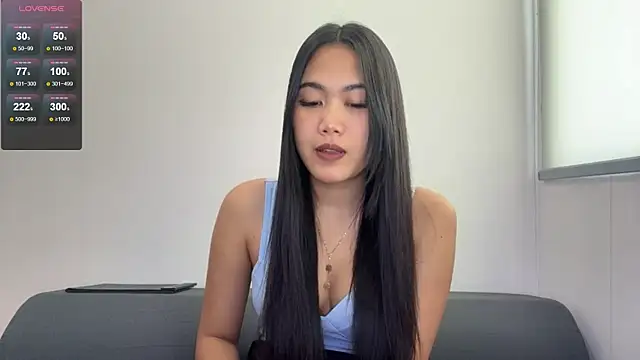 Snapshot of CozyMia chatting on 05-20-26, 04:51 CozyMia online show from 05-20-26, 04:51