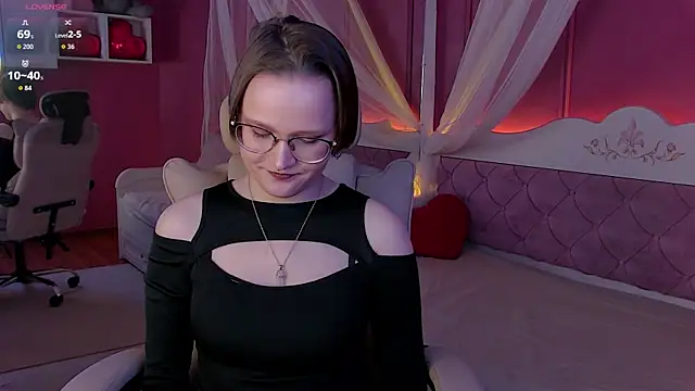 Snapshot of AgnesRay chatting on 06-07-26, 06:33 AgnesRay online show from 06-07-26, 06:33