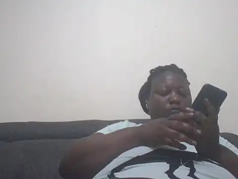 Snapshot of fat_ebonyqueen chatting on 05-30-26, 08:28 fat ebonyqueen online show from 05-30-26, 08:28