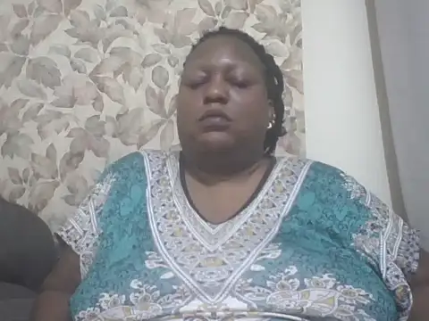 Snapshot of fat_ebonyqueen chatting on 06-20-26, 12:03 fat ebonyqueen online show from 06-20-26, 12:03