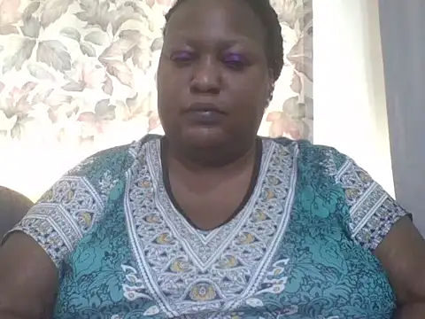 Snapshot of fat_ebonyqueen chatting on 06-22-26, 05:59 fat ebonyqueen online show from 06-22-26, 05:59