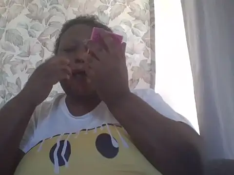 Snapshot of fat_ebonyqueen chatting on 07-06-26, 07:38 fat ebonyqueen online show from 07-06-26, 07:38