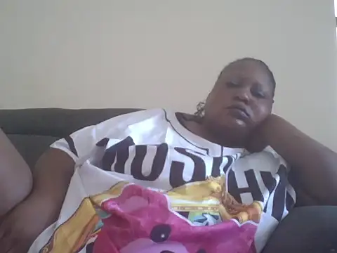 Snapshot of fat_ebonyqueen chatting on 07-12-26, 09:44 fat ebonyqueen online show from 07-12-26, 09:44
