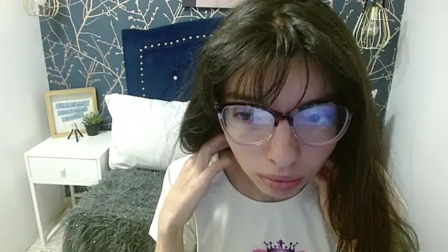 Snapshot of Allyshon_ chatting on 06-02-26, 07:49 Allyshon online show from 06-02-26, 07:49