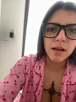 lilylovelesss online show from 06-28-26, 01:50