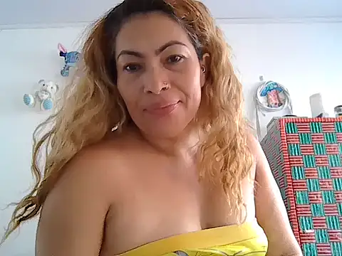 Layla-Astrum online show from 05-25-26, 01:17