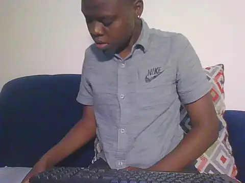 Snapshot of preety_ebony23 chatting on 07-11-26, 08:44 preety ebony23 online show from 07-11-26, 08:44