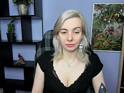 Snapshot of velvetanne chatting on 05-25-26, 06:19 velvetanne online show from 05-25-26, 06:19
