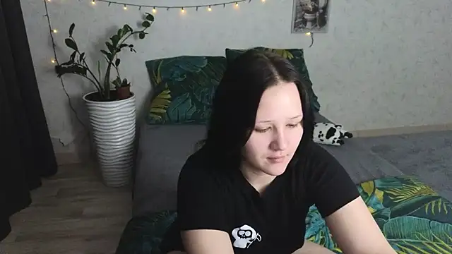 Tori cute online show from 05-31-26, 12:41